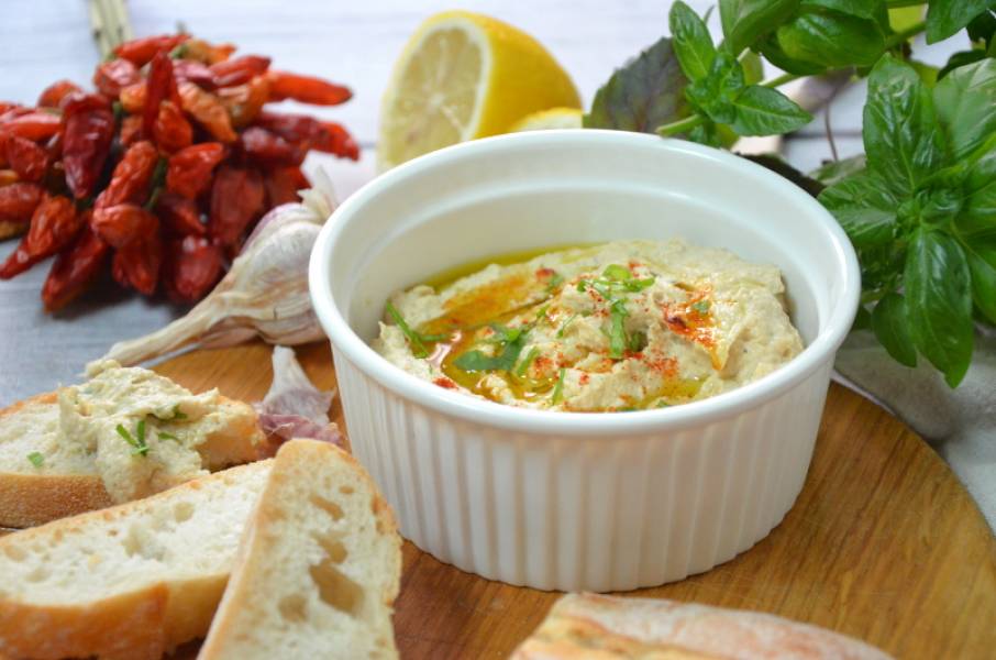 Hummus – pasta z ciecierzycy, przepis klasyczny