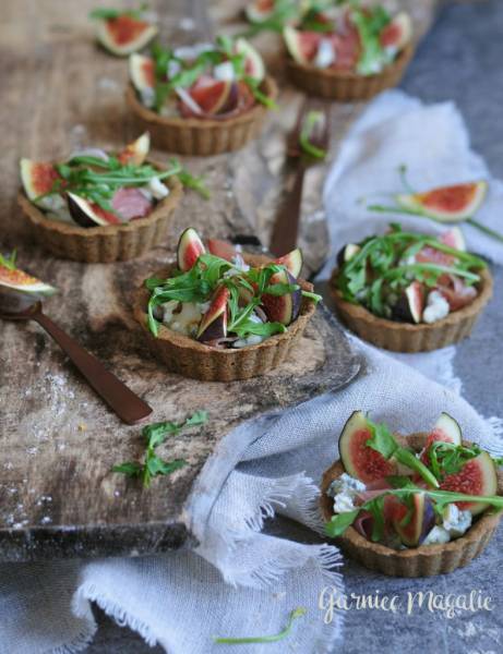 Orkiszowe tartaletki z figami i gorgonzolą