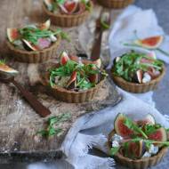 Orkiszowe tartaletki z figami i gorgonzolą