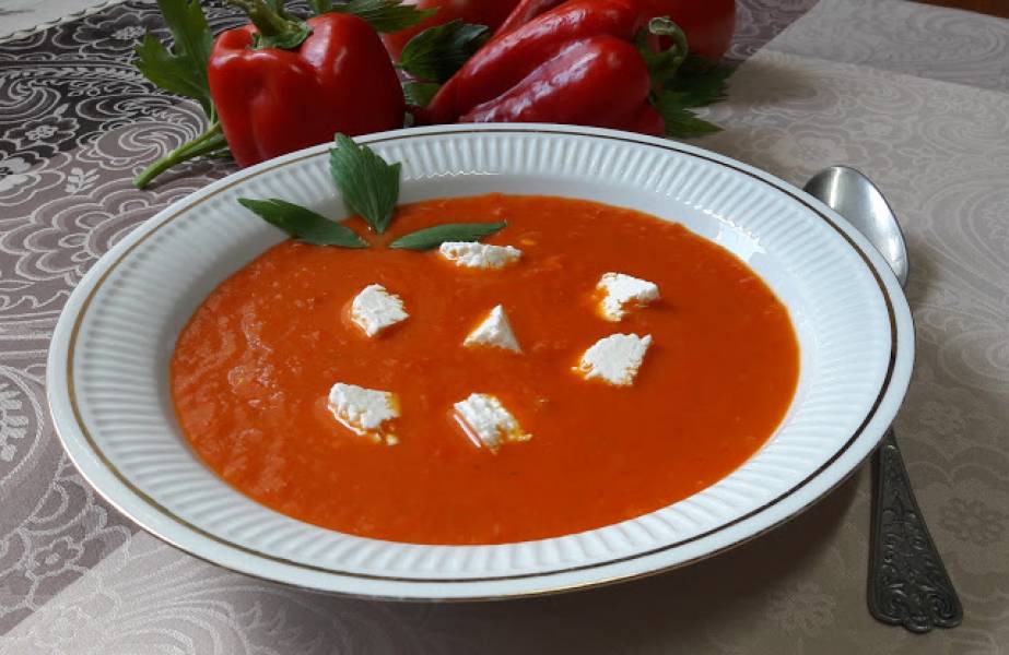 Zupa krem z pieczonej papryki i pomidorów