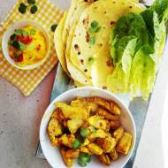 Tortille pszenno-kukurydziane z kurczakiem curry i sosem mango
