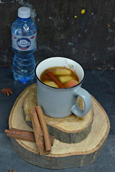 Rozgrzewająca herbata jabłkowa z cynamonem