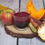Domowy sok warzywno-owocowy – z buraka, selera, marchewki i jabłek