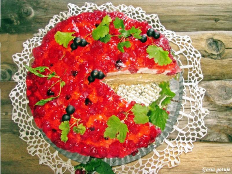 Tort owocowy z pianką truskawkową
