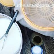 Kremowy serek na bazie jogurtu – zrób to sam !
