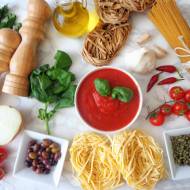 10 przepisów na włoskie sosy do makaronu (10 ricette di sugo al pomodoro)