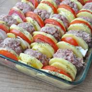 Kotleciki mielone zapiekane z ziemniakami pod pomidorową pierzynką