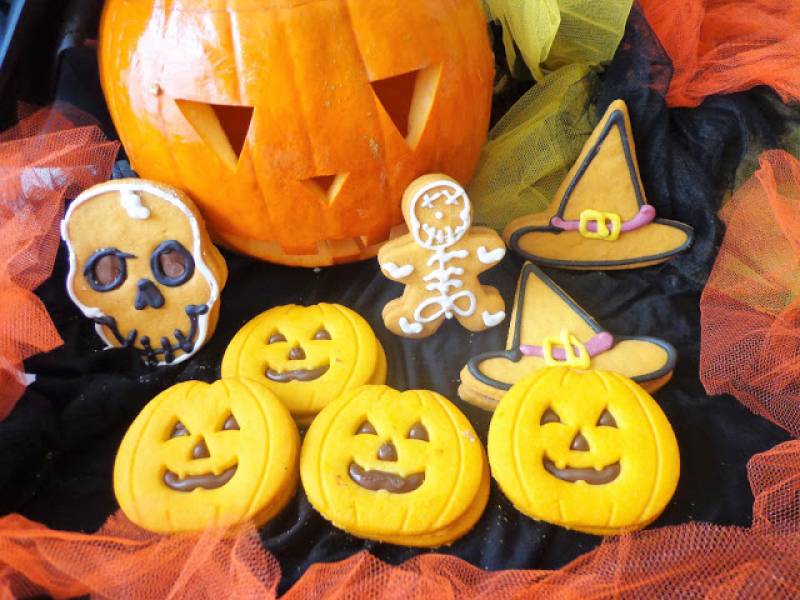 Z cyklu: Dla dzieci - Dyniowe ciasteczka na Halloween (Biscotti di zucca per Halloween)