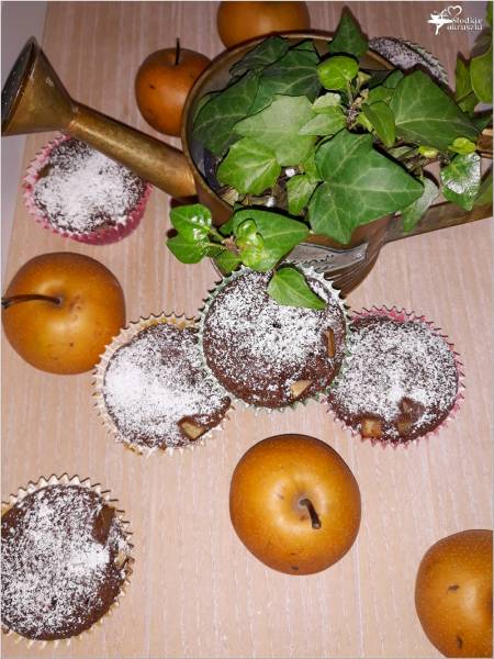 Kakaowe muffinki nadziane jabłko-gruszką