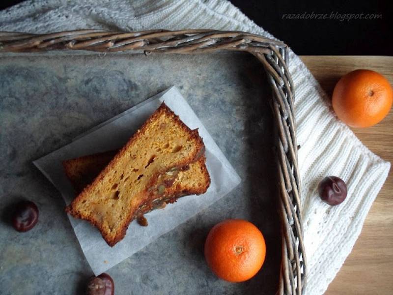Listopadowe zadziwienie i ciasto dyniowe z mandarynkowym syropem