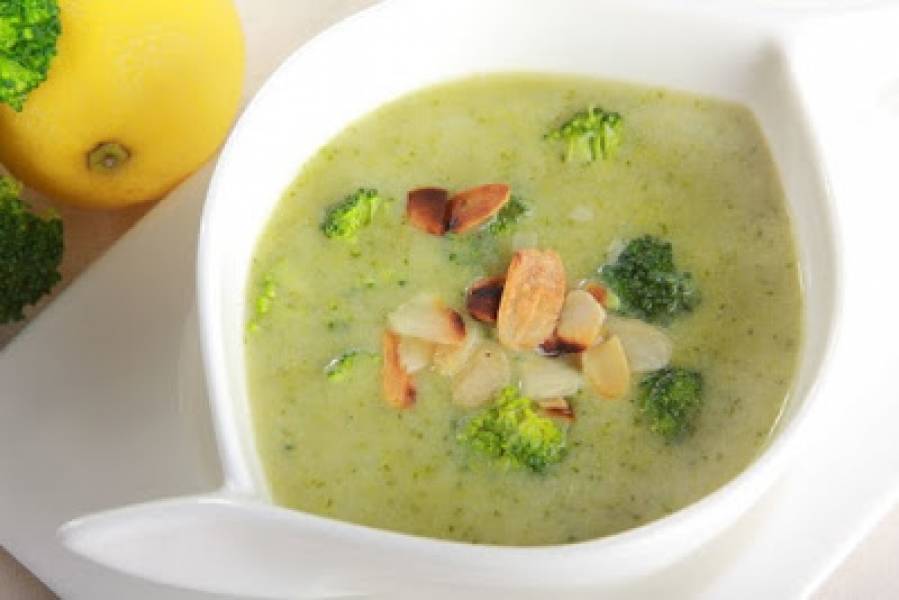 Jak przyrządzić zupę krem z brokułów?