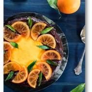 Sernik dyniowo pomarańczowy z czekoladą i konfitowanymi pomarańczami w cukrze