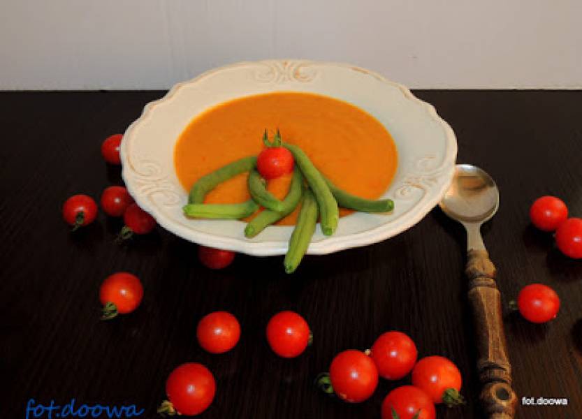 Zupa dyniowo - pomidorowa z fasolką szparagową
