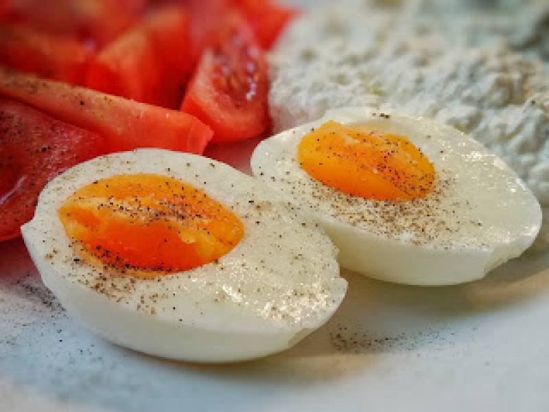 Jajka smażone, czy gotowane? Co utrudnia trawienie jajek? Jaki przepis?