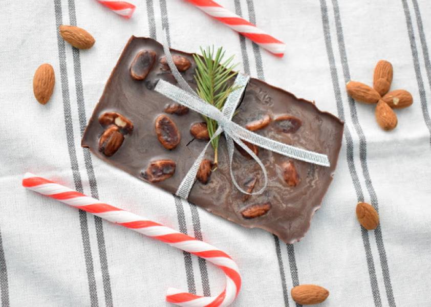FIT Święta - Przepis #100 Domowa czekolada z migdałami (wegańska)