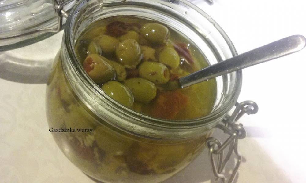 Przekąska z oliwek z suszonymi pomidorami