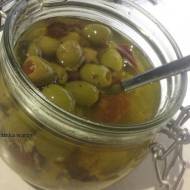Przekąska z oliwek z suszonymi pomidorami