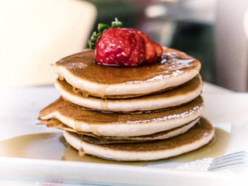 Klasyczne pancake’sy z syropem klonowym