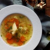 Szybka wigilijna zupa rybna z halibuta z quinoą