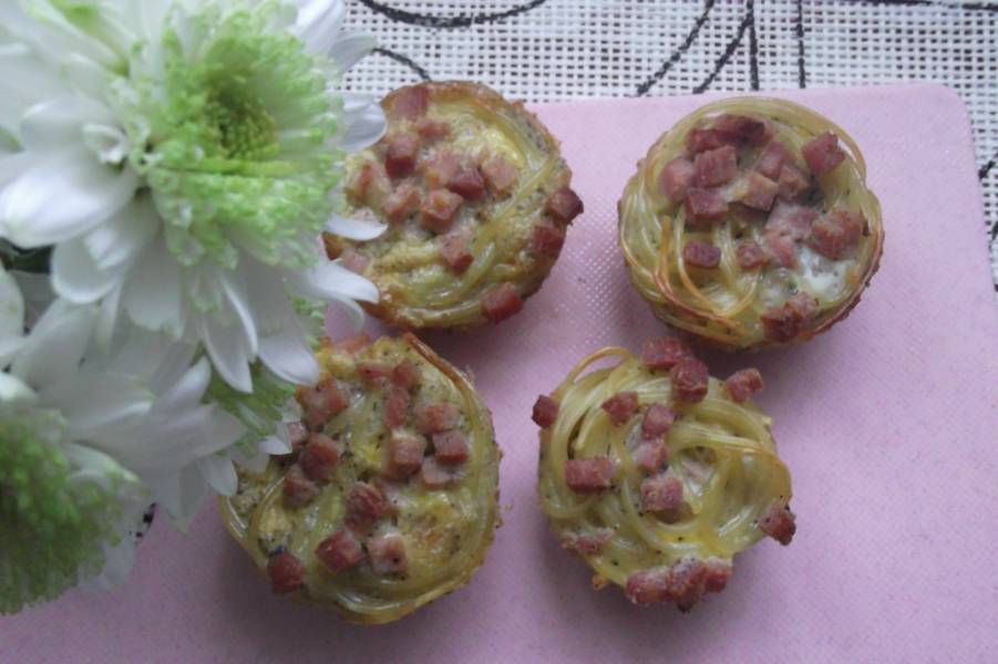 Jajeczno-makaronowe muffinki