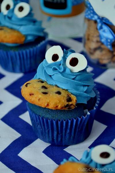Babeczki Ciasteczkowy Potwór – Blue Velvet Cupcakes