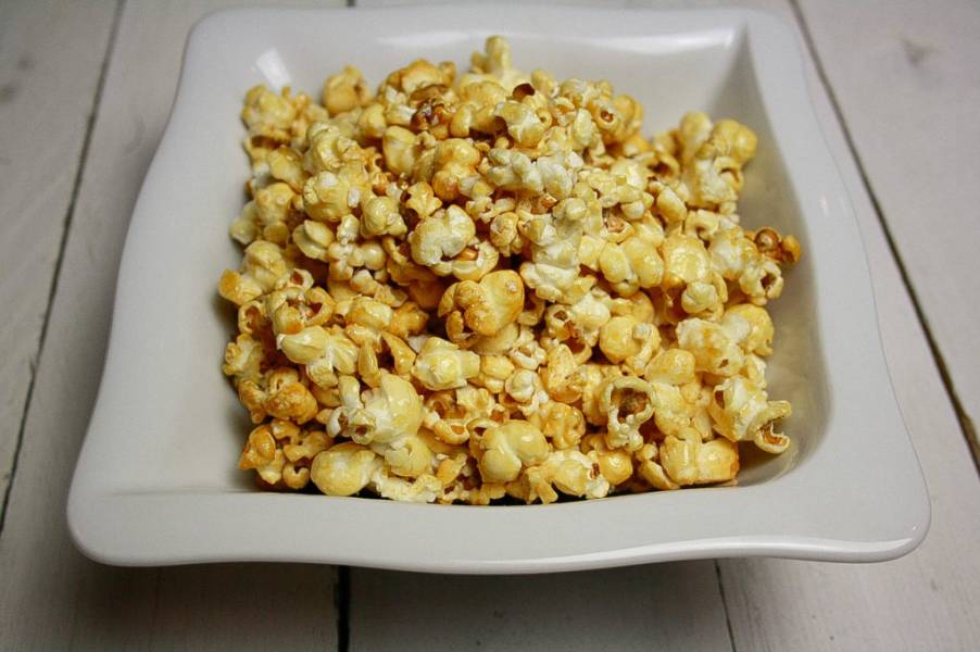 Popcorn karmelowy – przepis