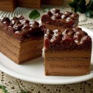 Ciasto czekoladowe z nutellą i wiśniami z nalewki