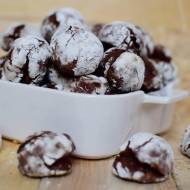 Chocolate Crinkles - popękane ciasteczka mocno czekoladowe