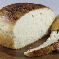 Prosty chleb pszenny na drożdżach