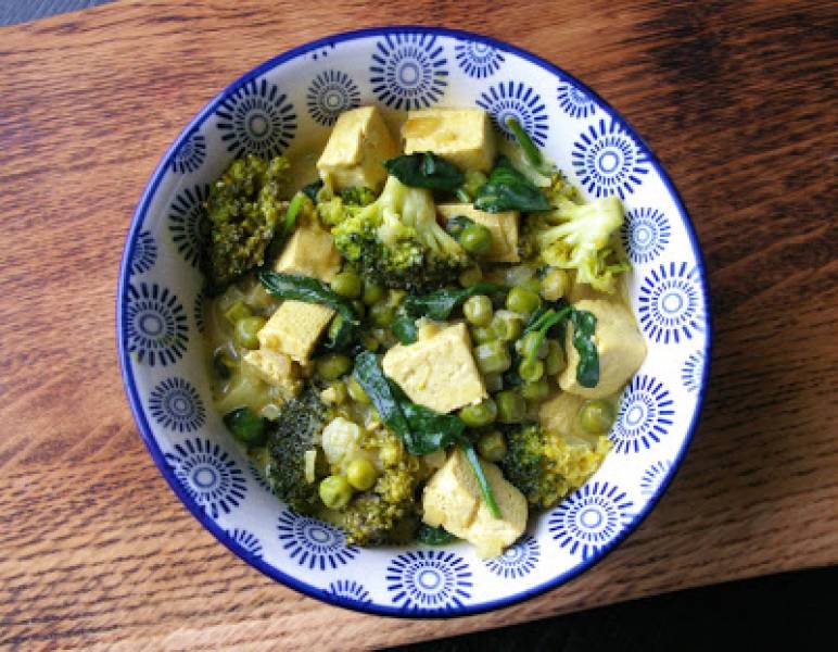 Zielone curry z tofu.