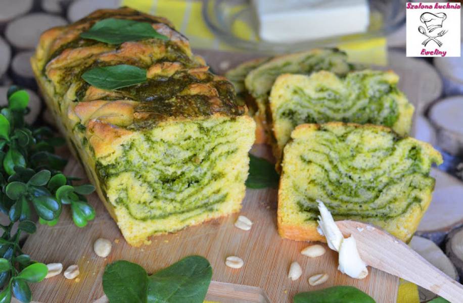 Chlebek nadziewany szpinakowym pesto