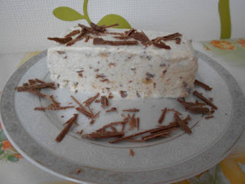 Semifreddo z mascarpone, czekoladą i biszkoptami