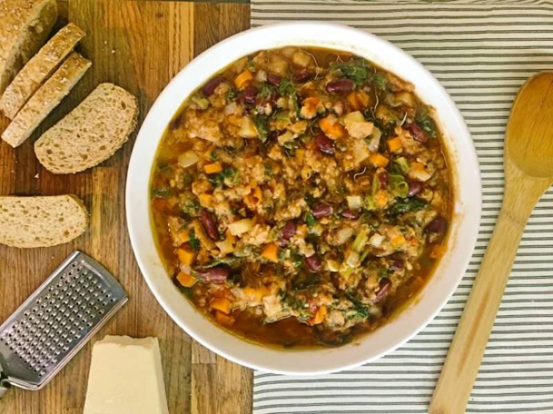 Ribollita – wykwintna włoska zupa z czerstwym chlebem