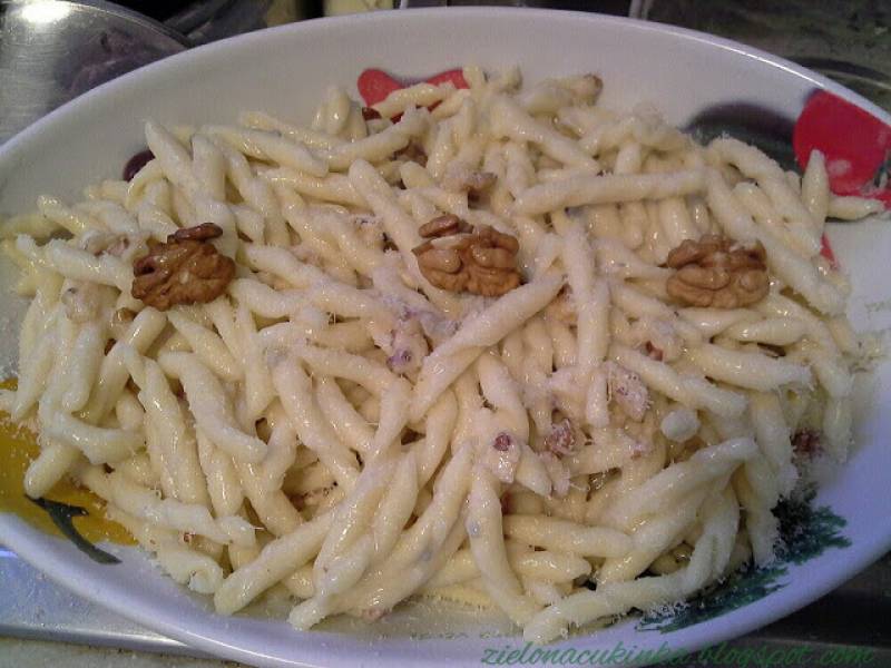 Makaron z orzechami włoskimi i gorgonzolą