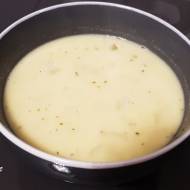 Zupa krem z porów z wędzonym łososiem