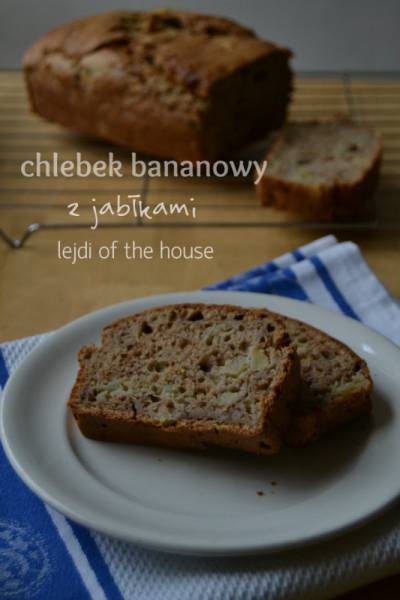 Chlebek bananowy z jabłkami...