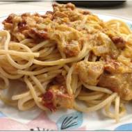 Spaghetti z gorgonzolą i suszonymi pomidorami
