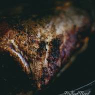Pulled Beef - szarpana wołowina z główką czosnku i kością