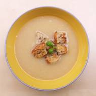 Pyszna zupa czosnkowa bez śmietany i mleka