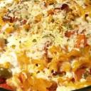 Zapiekanka makaronowa z kiełbasą,warzywami oraz chili