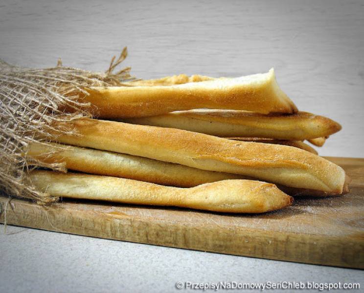 Grissini - włoskie paluszki chlebowe