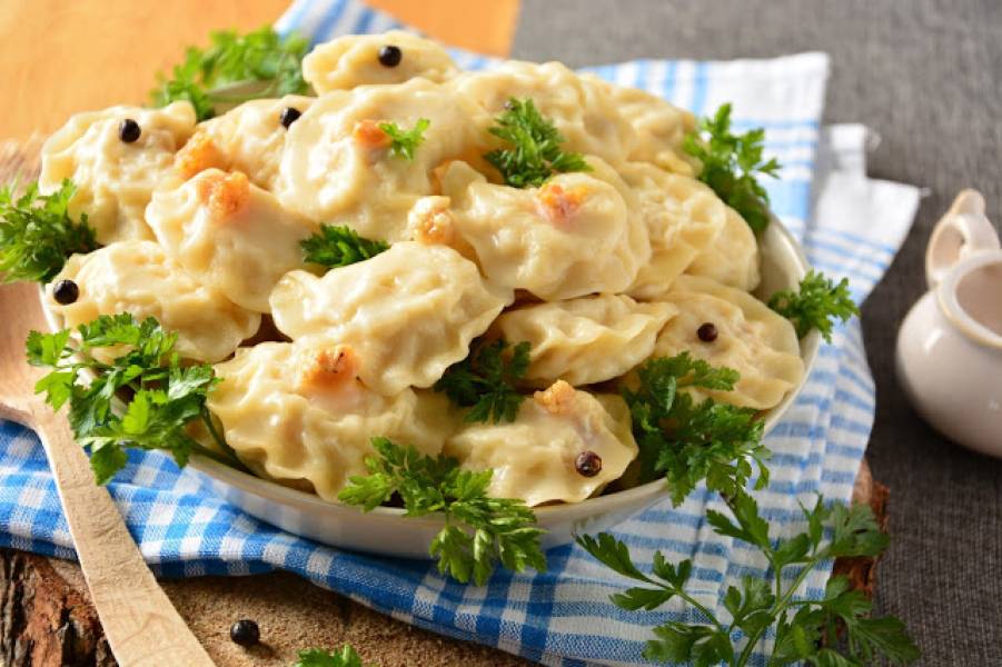 PIEROGI RUSKIE - Z SEREM I ZIEMNIAKAMI