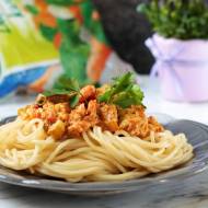 Spaghetti Z Sosem Pomidorowym Z Warzywami