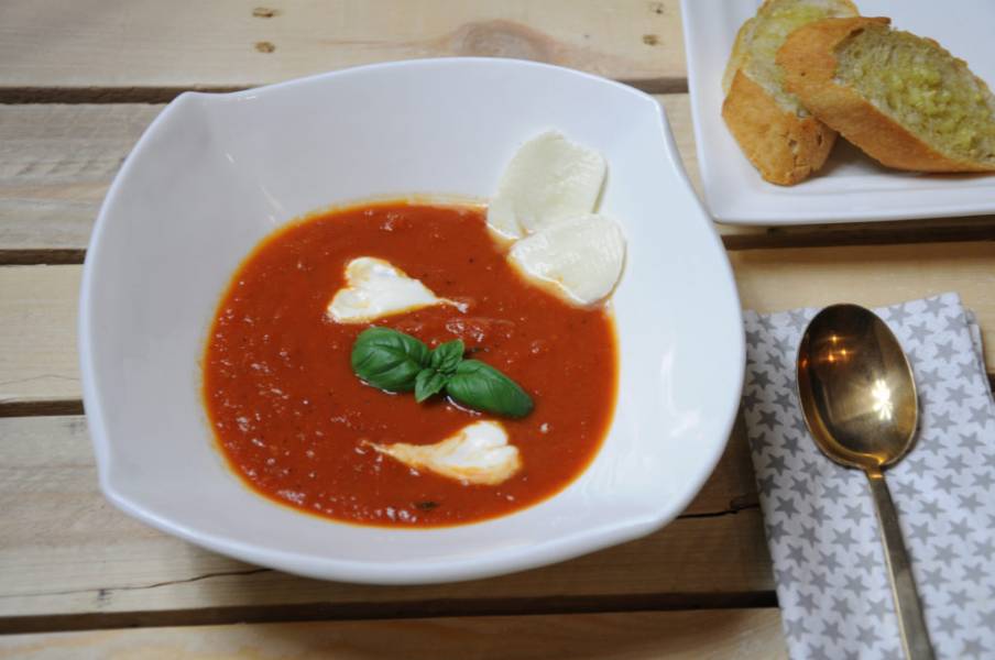 Passata pomidorowa – szybka smaczna zupa
