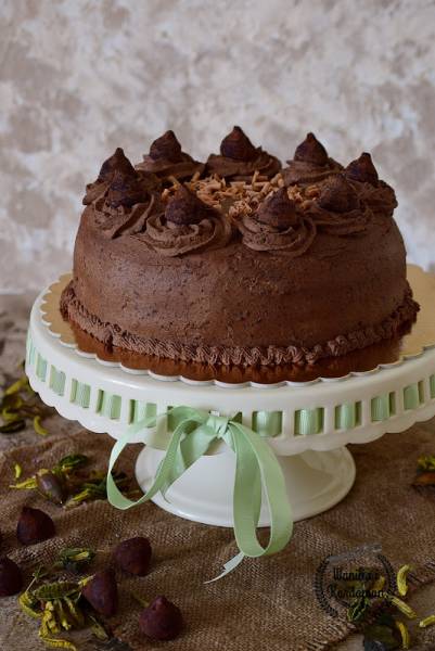 Tort śmietanowo- czekoladowy z wiśniami i truflą
