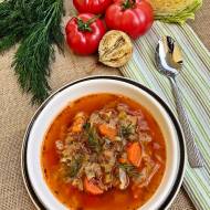 Zupa z młodej kapusty ze szczawiem i pomidorami