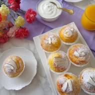 Puszyste muffiny z mango i jogurtem, bez masła (Muffin allo yogurt e mango, senza burro)
