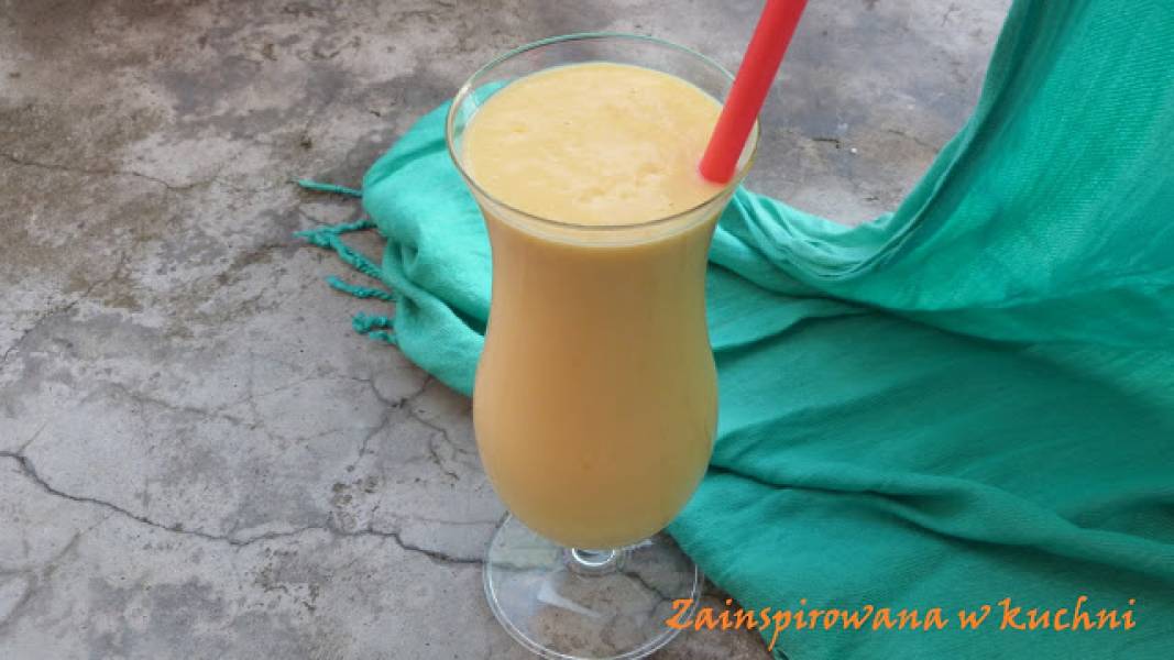 Mango lassi