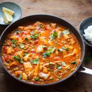 Szybkie curry z łososiem i groszkiem