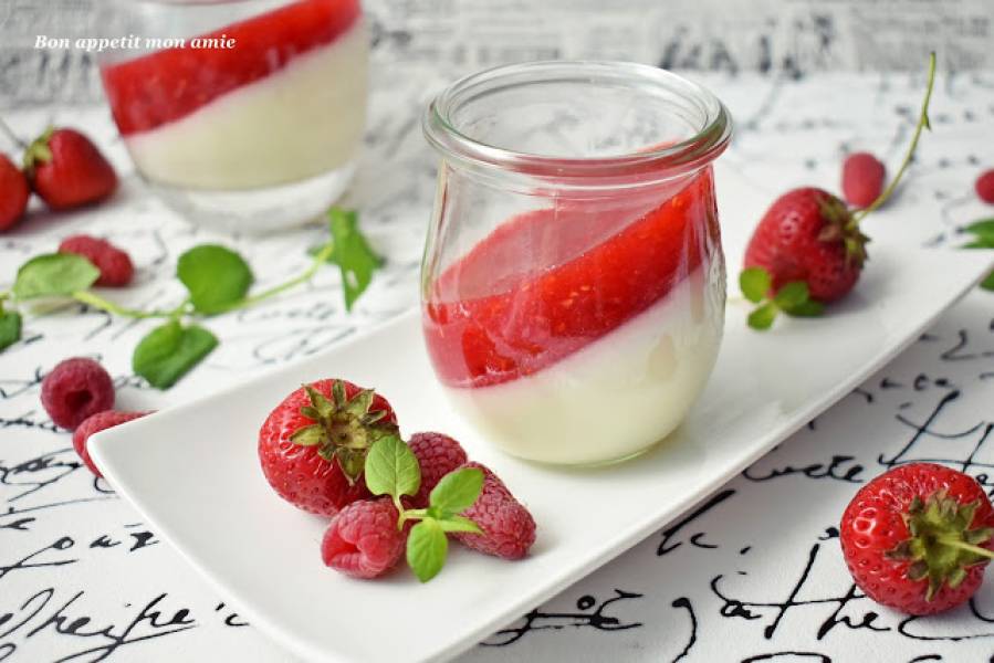 Panna cotta w słoiczku